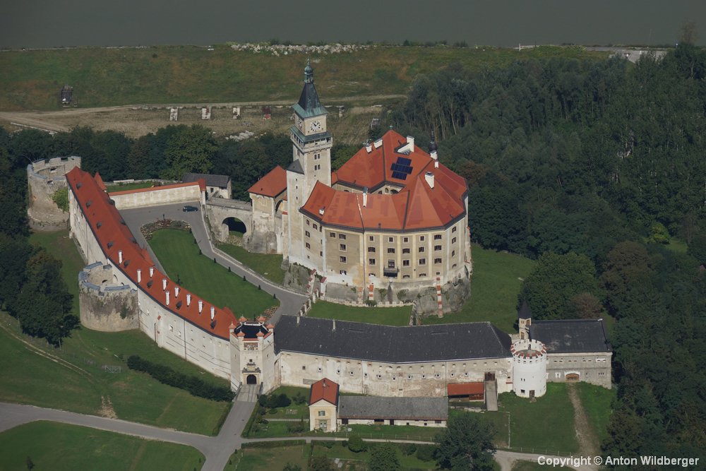 Budapest - Passau dunai hajóutak: Ausztria - Wallsee kastély